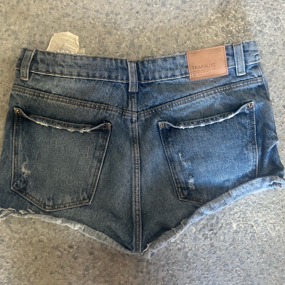 Trafaluc Jean shorts - Picture 2 of 3